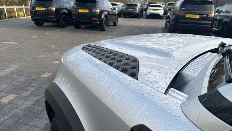 Land Rover Defender 2.0 D200 110 5dr Auto Diesel Estate